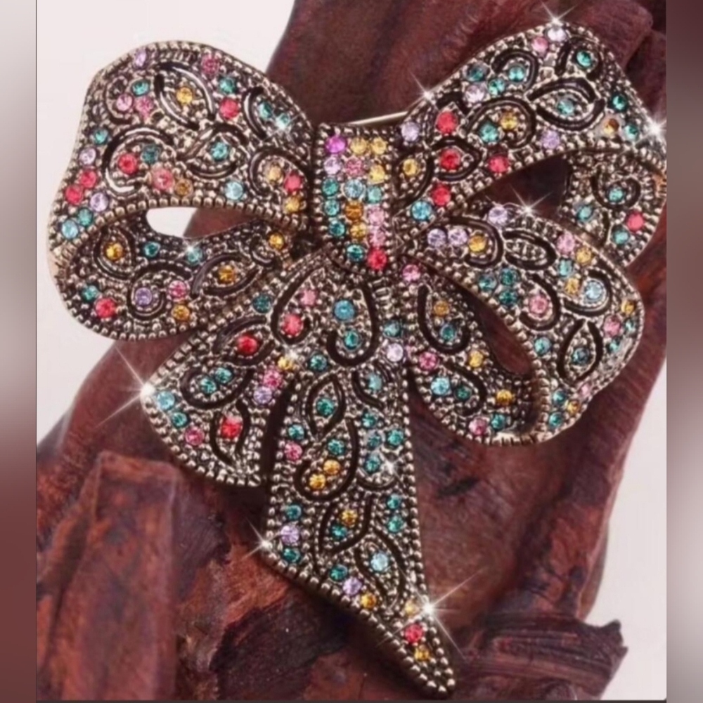 Glamorous Rhinestone Encrusted Brooch